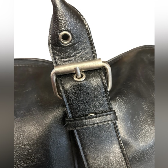 Faux Leather Weekender Travel Black Duffle Bag Excellent Clean Condition - Picture 8 of 16